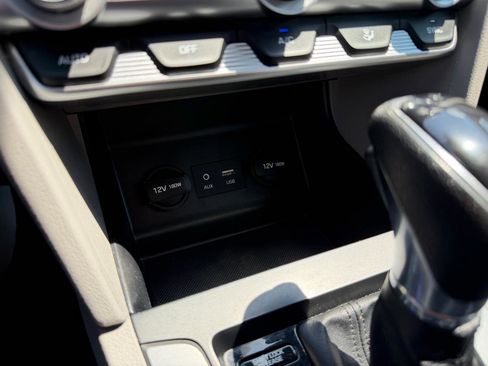 Used 2020 Hyundai Elantra SEL FWD image 21