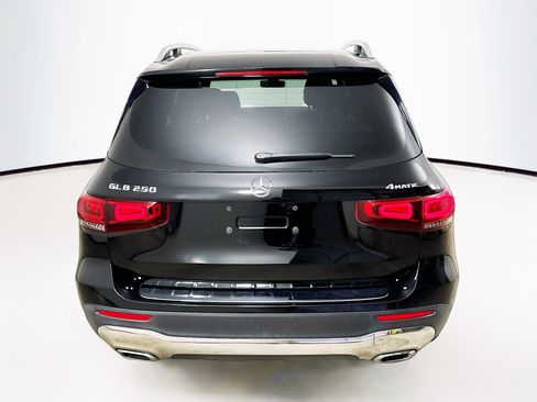Certified 2021 Mercedes-Benz GLB 250 4MATIC image 6