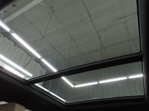 Used 2024 Chevrolet Suburban High Country image 29