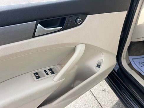 Used 2015 Volkswagen Passat TDI SE image 21