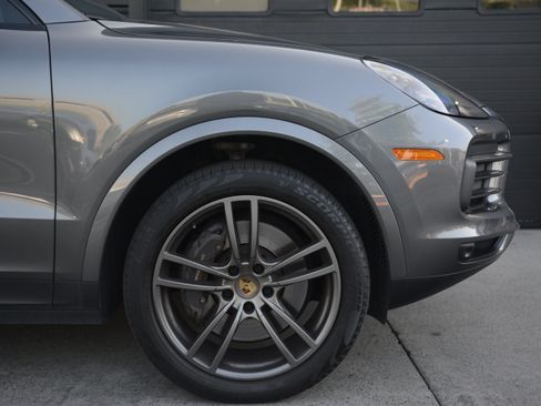 Certified 2021 Porsche Cayenne AWD/4WD image 3