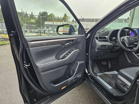 New 2026 Toyota Highlander Limited AWD/4WD image 20