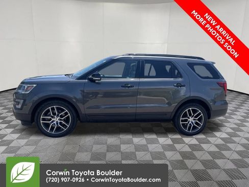 Used 2017 Ford Explorer Sport AWD/4WD image 4