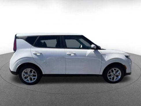 Used 2025 Kia Soul LX w/ LX Technology Package image 16