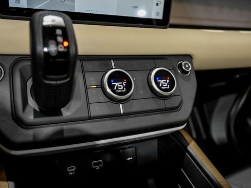 Used 2023 Land Rover Defender 110 X-Dynamic SE image 22