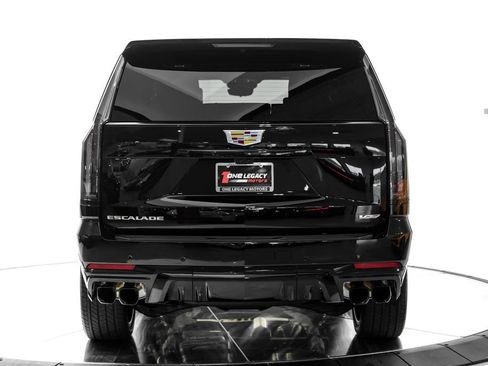 Used 2026 Cadillac Escalade V AWD/4WD image 11