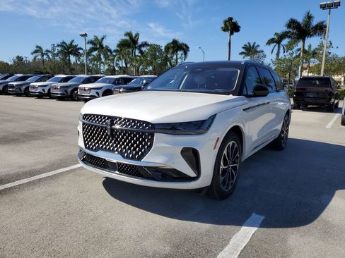 New 2026 Lincoln Nautilus Reserve AWD/4WD image 2