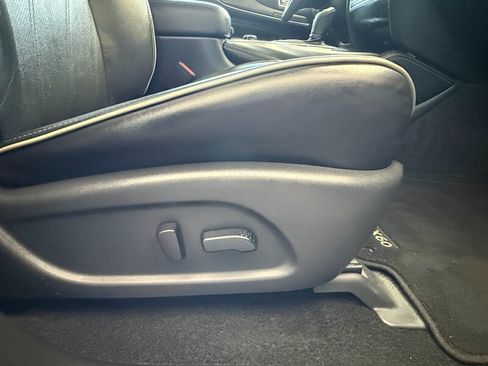 Used 2019 INFINITI QX60 Luxe w/ Essential Package FWD image 32