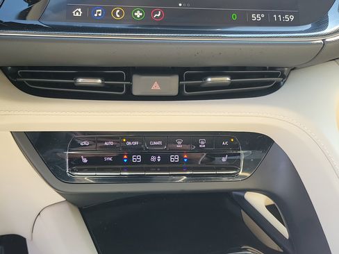Used 2023 Buick Envision Essence AWD/4WD image 27