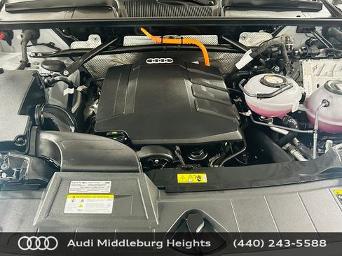 Certified 2025 Audi Q5 e Premium Plus w/ Premium Plus Package AWD/4WD image 32