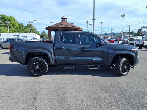 Used 2025 Toyota Tacoma SR5 AWD/4WD image 3