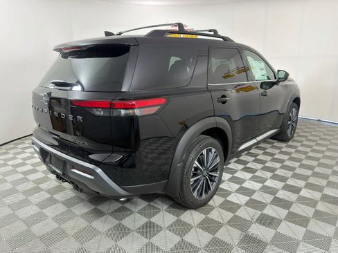 New 2026 Nissan Pathfinder Platinum FWD image 6