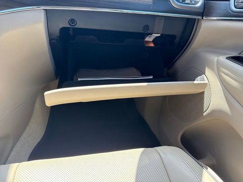 Used 2018 Jeep Grand Cherokee Overland AWD/4WD image 21