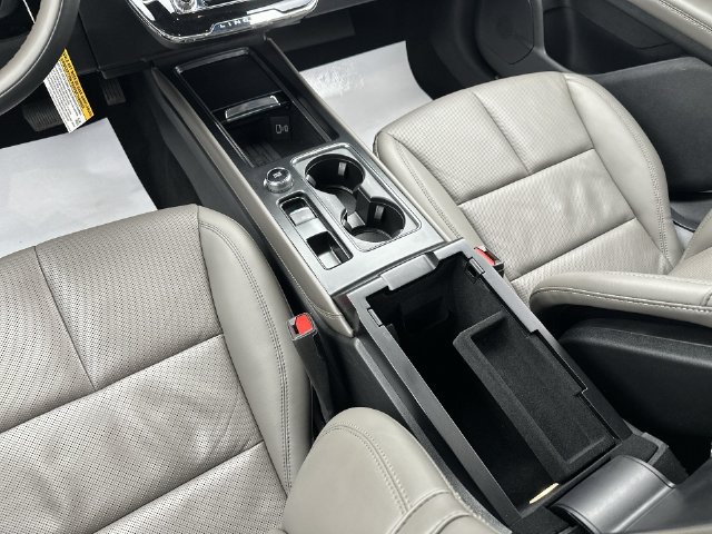 New 2025 Lincoln Corsair Reserve w/ Jet Appearance Package AWD/4WD image 25