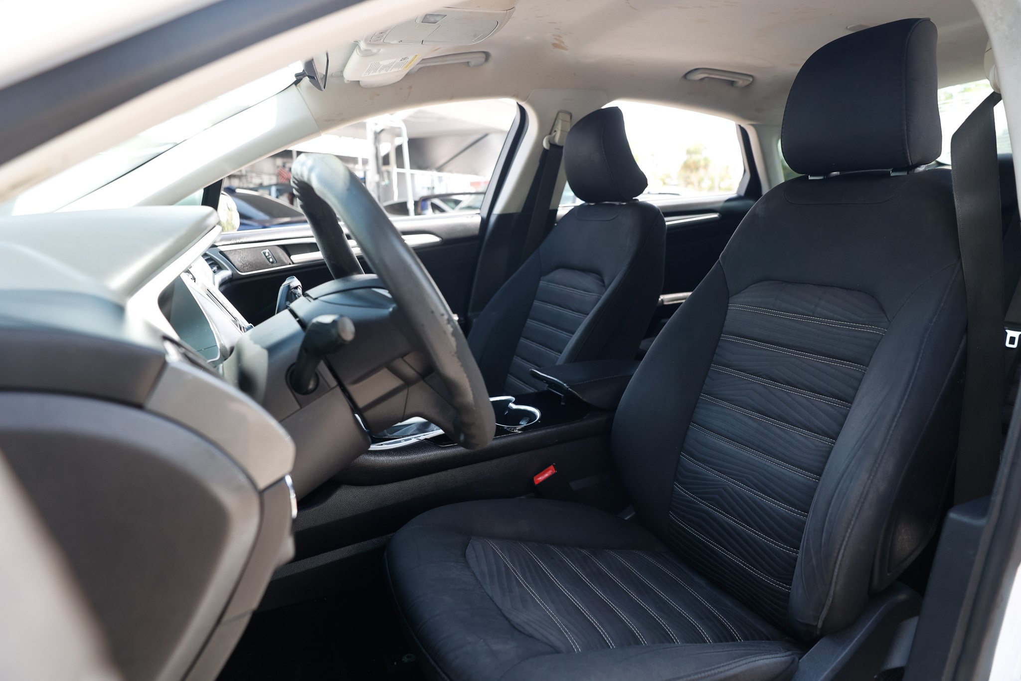Used 2016 Ford Fusion SE FWD image 10