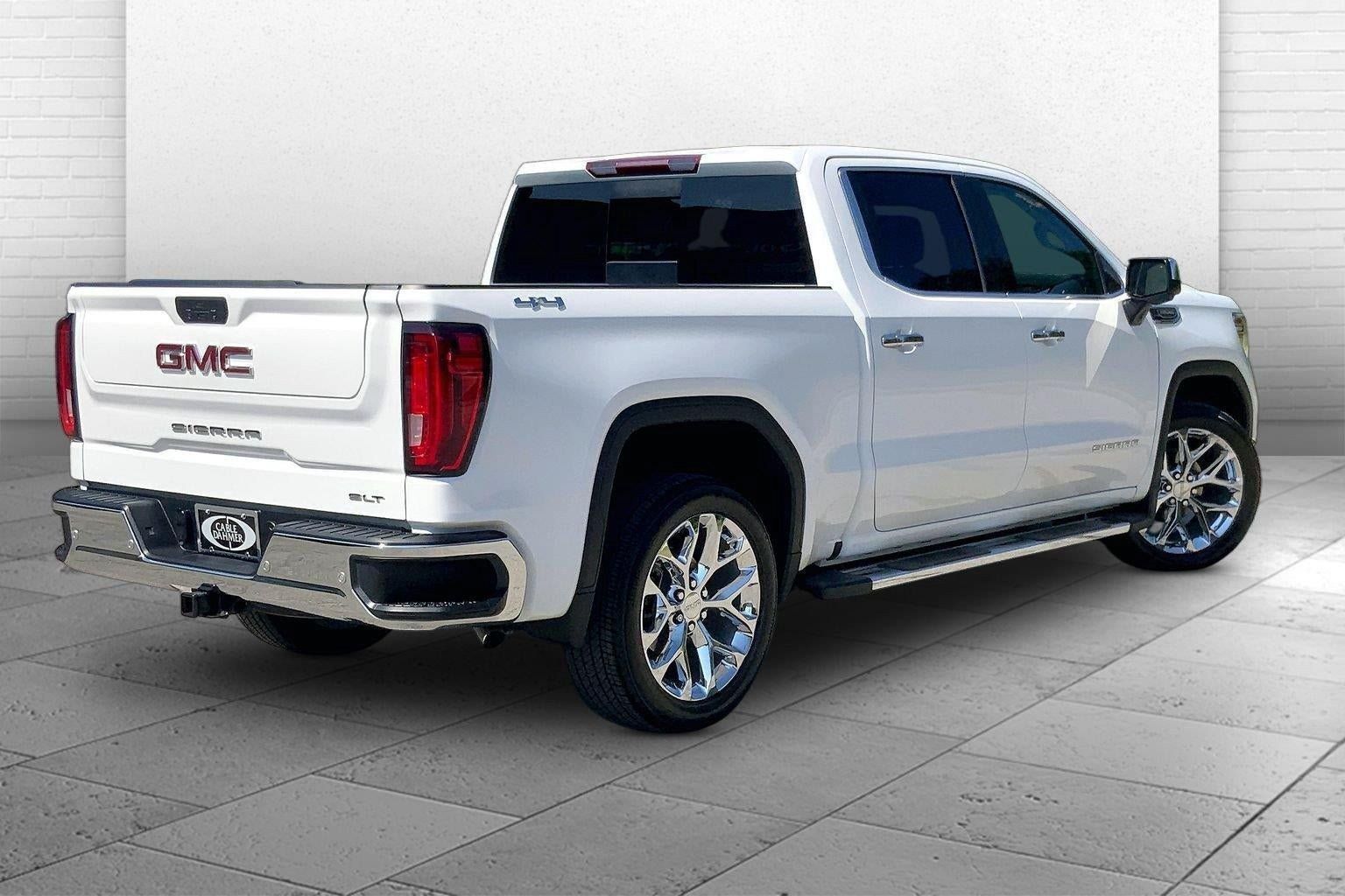 Used 2019 GMC Sierra 1500 SLT w/ SLT Premium Plus Package AWD/4WD image 14