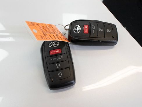 Used 2024 Toyota Grand Highlander AWD image 27
