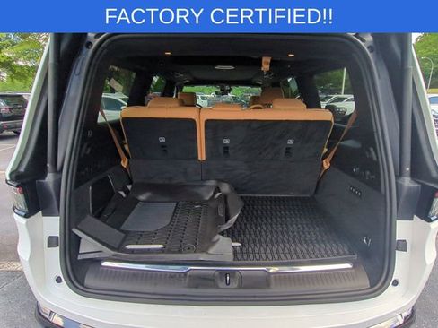 Certified 2025 Jeep Grand Wagoneer Series III w/ Rear Seat Video Group 1 AWD/4WD image 37