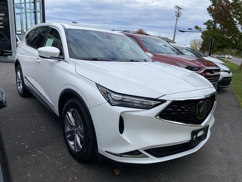 Used 2023 Acura MDX SH-AWD image 2