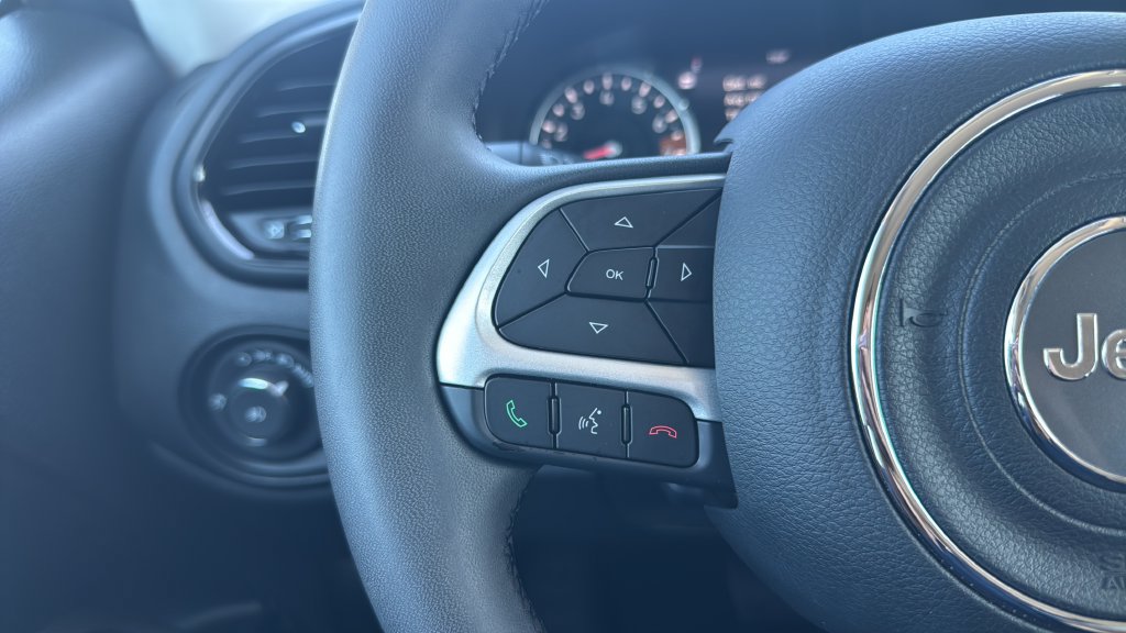 Used 2023 Jeep Renegade Altitude AWD/4WD image 18