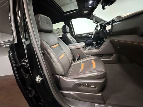 Used 2024 GMC Sierra 1500 AT4 w/ Technology Package AWD/4WD image 13
