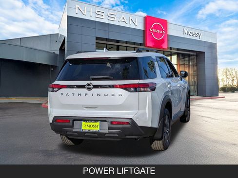 New 2025 Nissan Pathfinder SV image 8