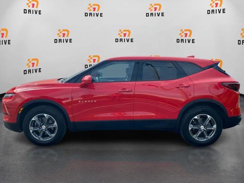 Used 2023 Chevrolet Blazer LT FWD image 2
