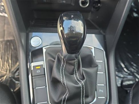 New 2026 Volkswagen Taos SE image 19