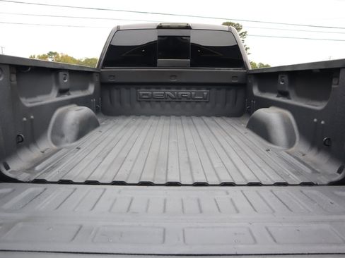 Used 2015 GMC Sierra 2500 Denali w/ Duramax Plus Package image 9