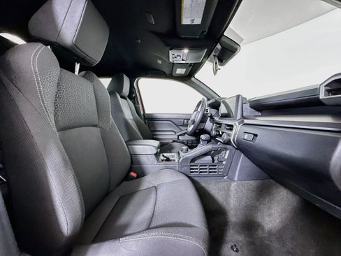 Used 2025 Toyota 4Runner SR5 AWD/4WD image 30
