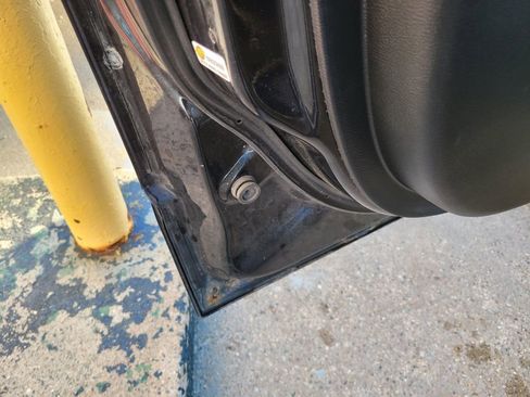 Used 2016 Jeep Cherokee Overland w/ Technology Group image 22