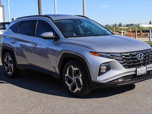 Used 2023 Hyundai Tucson SEL w/ Convenience Package image 3