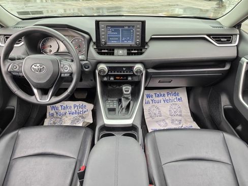 Used 2019 Toyota RAV4 XLE Premium image 19