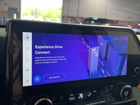 Used 2024 Toyota Highlander XLE image 21