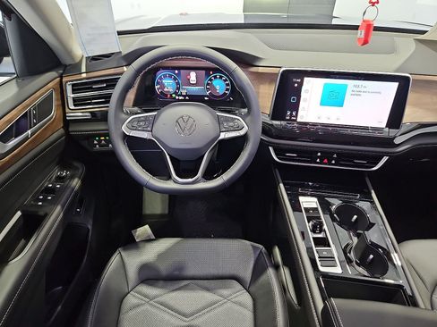 New 2026 Volkswagen Atlas SE FWD image 15