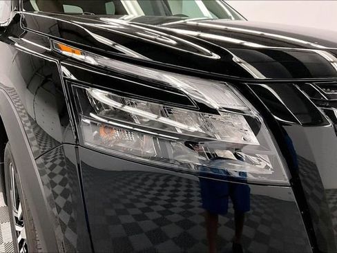New 2025 Nissan Pathfinder Platinum w/ Lighting Package (N93) AWD/4WD image 13