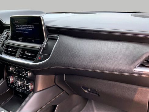 Used 2021 GMC Yukon XL AT4 w/ AT4 Premium Package AWD/4WD image 17