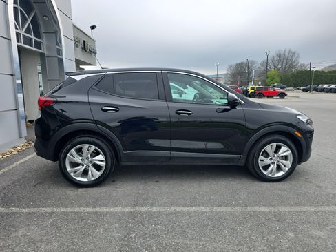 Used 2024 Buick Encore GX Preferred FWD image 2