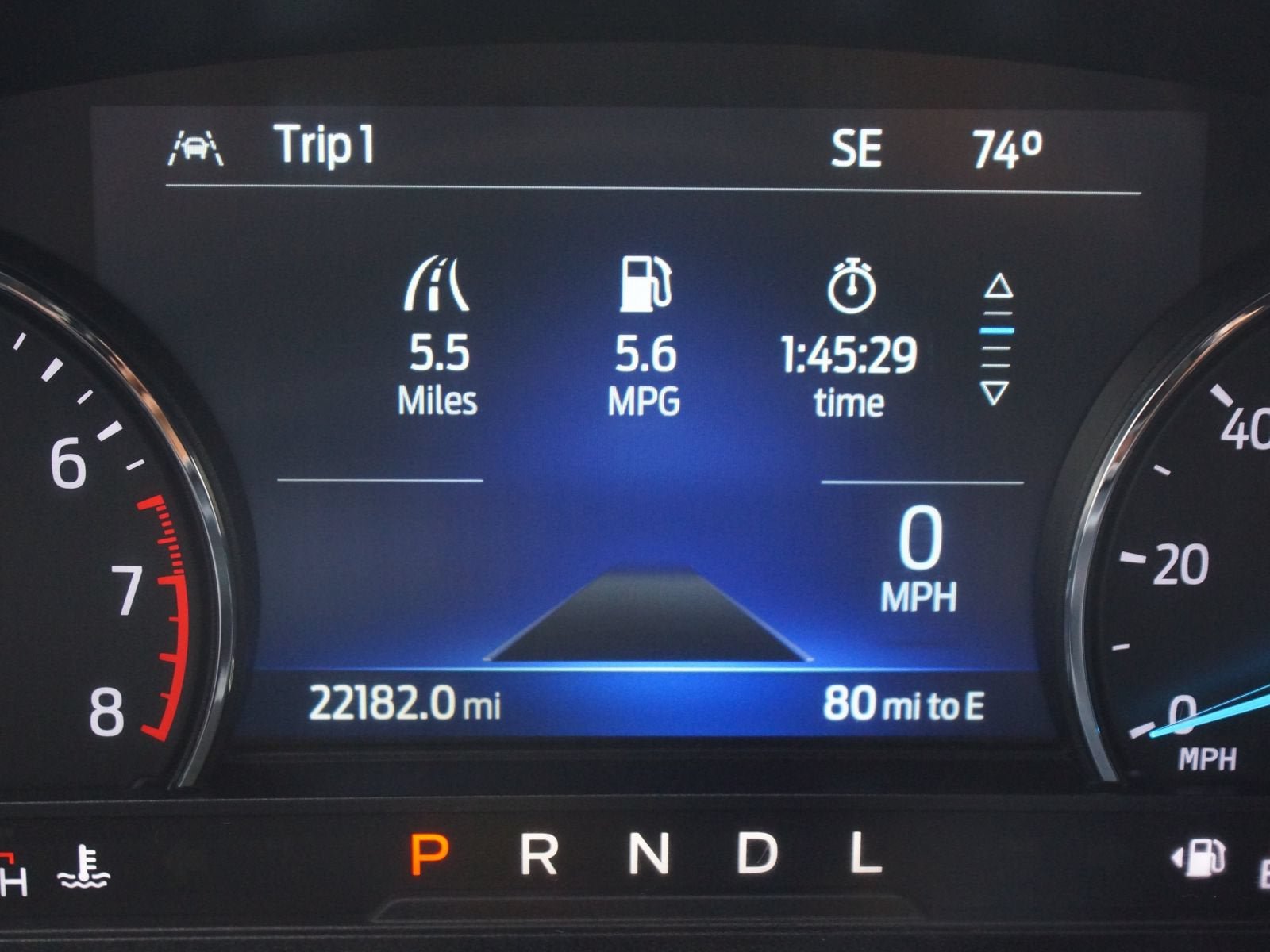 Used 2022 Ford Explorer XLT w/ Equipment Group 202A RWD image 4
