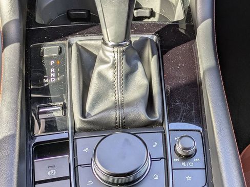 Used 2024 MAZDA MAZDA3 s image 19