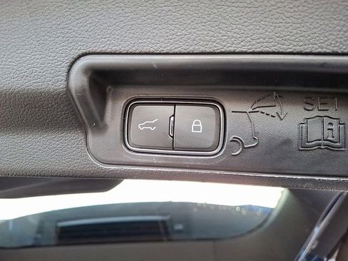 Used 2021 Ford Explorer XLT w/ Equipment Group 202A image 40