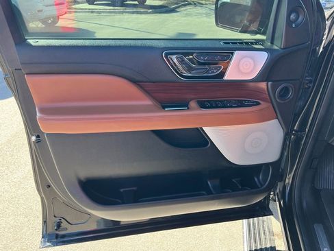 Used 2021 Lincoln Navigator L Reserve w/ Luxury Package image 13