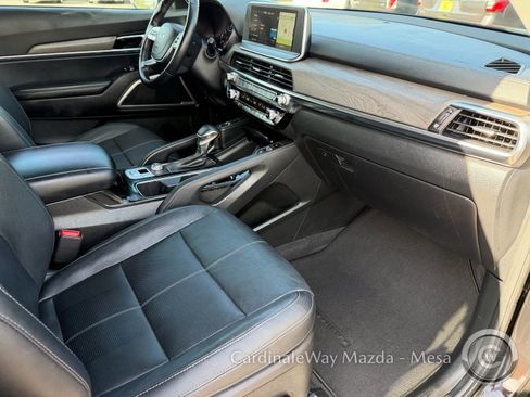 Used 2022 Kia Telluride EX w/ EX Premium Package image 11