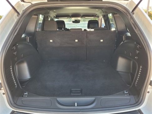 Certified 2021 Jeep Grand Cherokee Laredo image 9