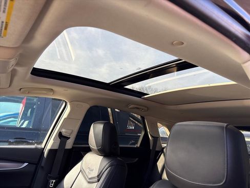 Used 2017 Cadillac XT5 Luxury w/ Driver Awareness Package image 17