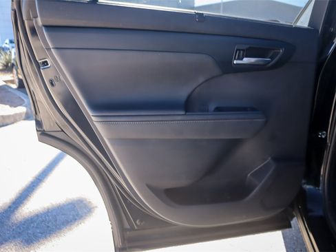 Used 2024 Toyota Highlander XSE image 25