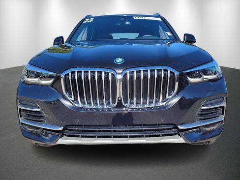 Used 2023 BMW X5 xDrive45e w/ Parking Assistance Package image 2