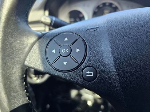 Used 2010 Mercedes-Benz GLK 350 4MATIC image 24