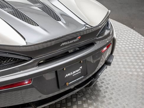 Used 2018 McLaren 570S Spider image 35