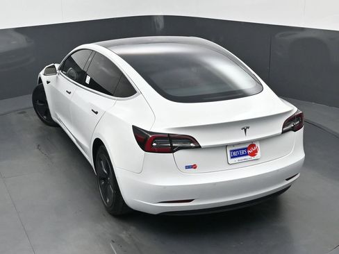 Used 2019 Tesla Model 3 Standard Range Plus image 32